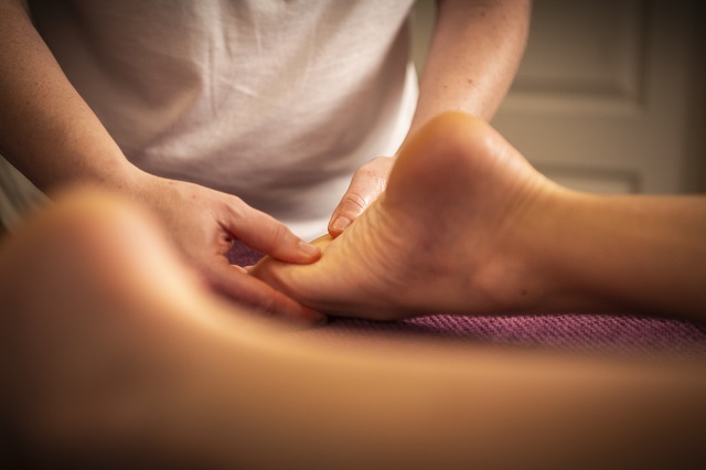 initiation au massage détente des pieds à grenoble